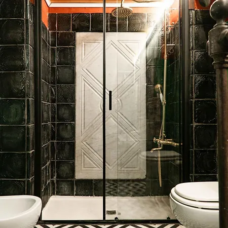 Art Gallery And Charming In San Frediano Apartment Florence