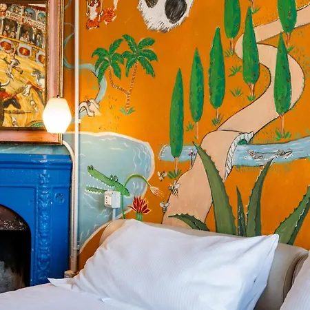 Art Gallery And Charming In San Frediano Apartment *
